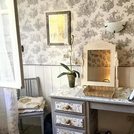 Casa de Férias Maison Intime à Avec Jardin Et Parking Pouzols-Minervois