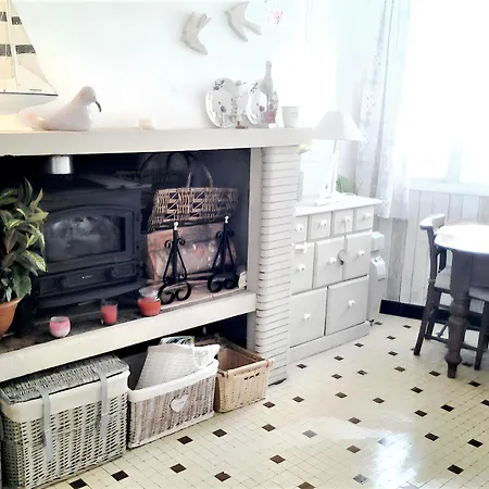 Casa de Férias Maison Intime à Avec Jardin Et Parking Pouzols-Minervois